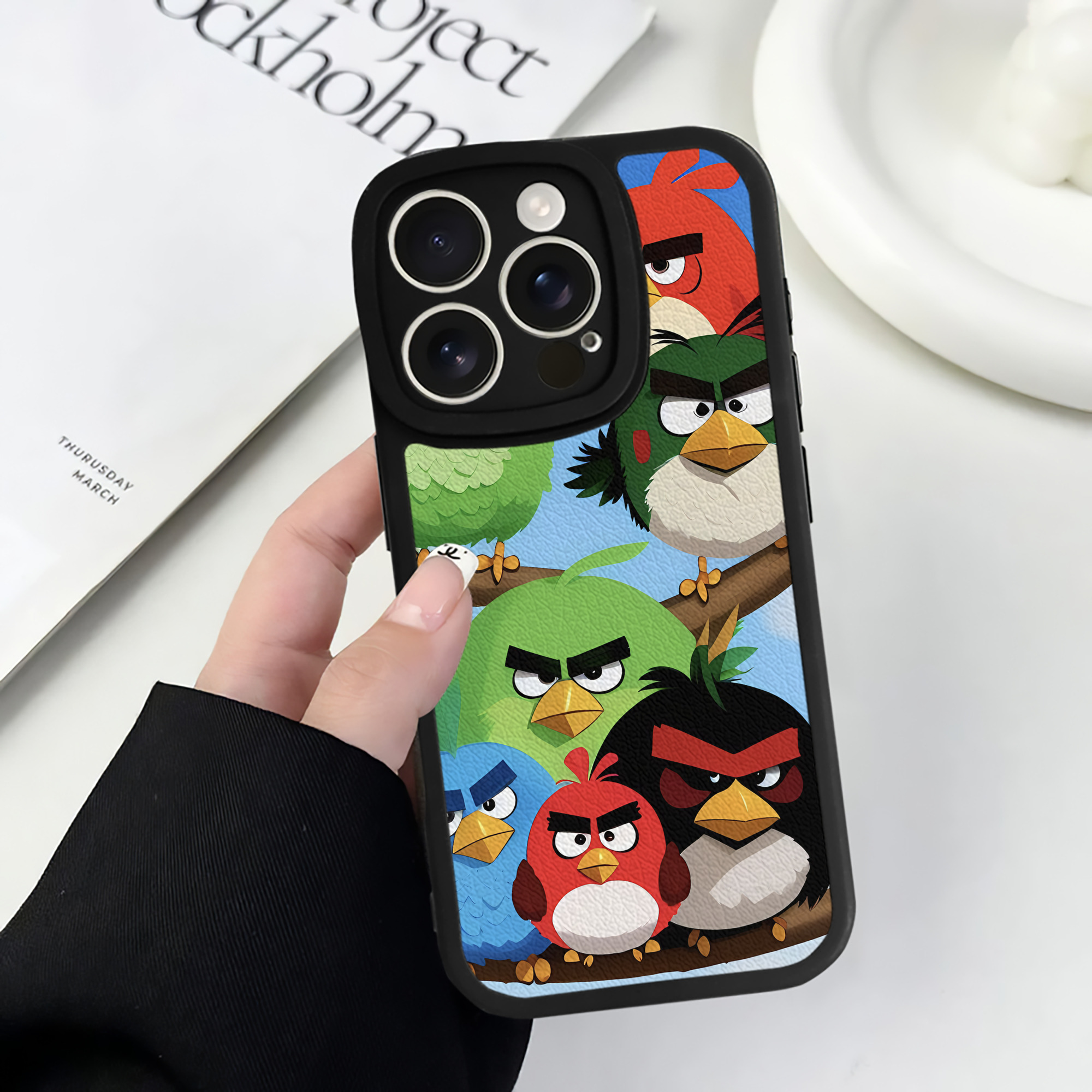 （画像用） Angry Birds アングリーバード 【iPhone 16シリーズ対応】シリコンスマホケース（レザー調） 材質：シリコン